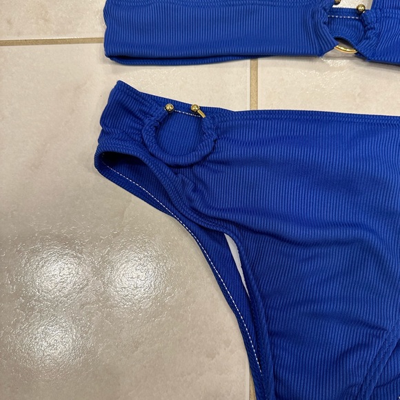 Bikini Set - Picture 3 of 4